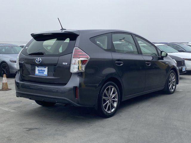 2017 Toyota Prius v Five