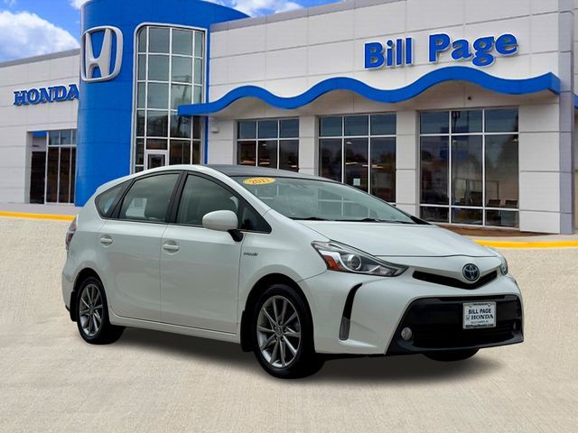 2017 Toyota Prius v Five