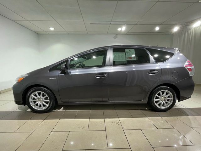 2017 Toyota Prius v Five