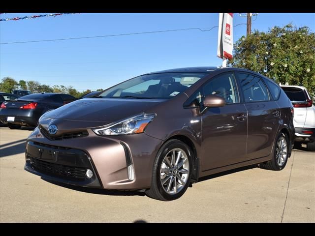 2017 Toyota Prius v Five