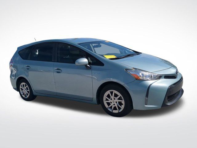 2017 Toyota Prius v Five