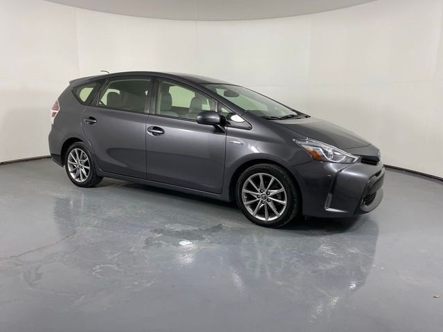 2017 Toyota Prius v Five