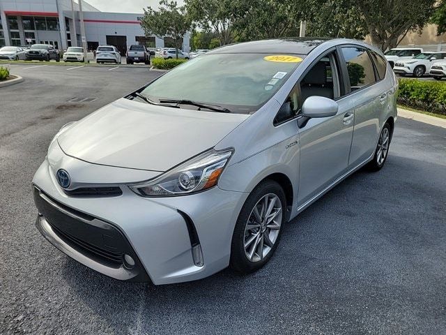 2017 Toyota Prius v Five