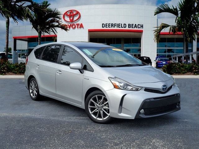 2017 Toyota Prius v Five