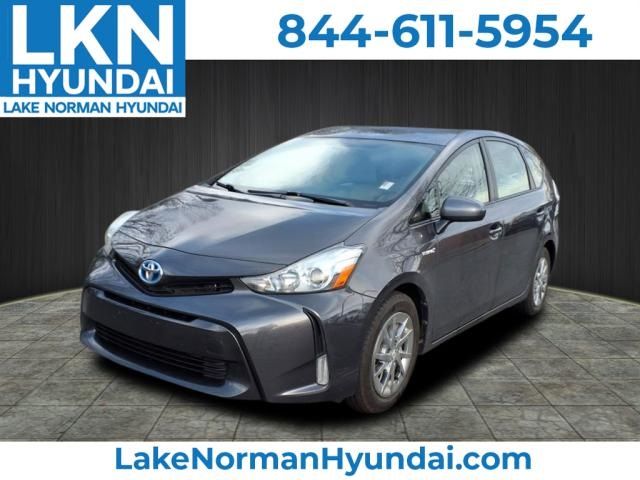 2017 Toyota Prius v Five