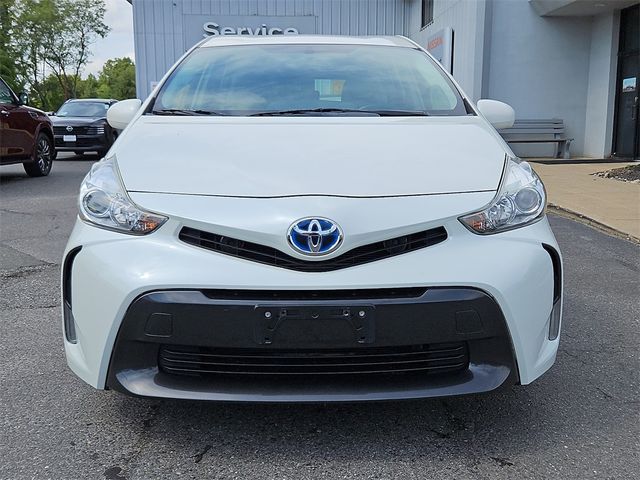 2017 Toyota Prius v Five