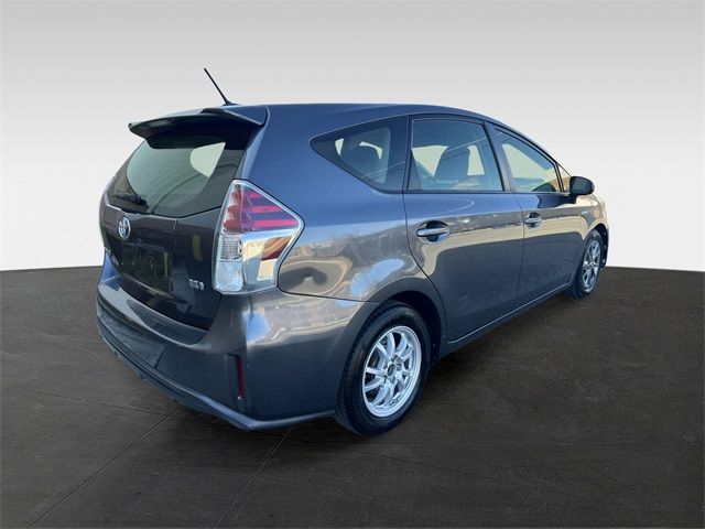 2017 Toyota Prius v Five