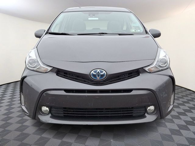 2017 Toyota Prius v Five