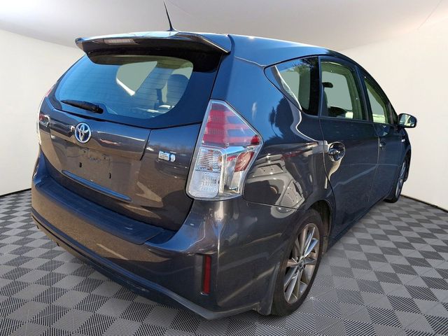 2017 Toyota Prius v Five