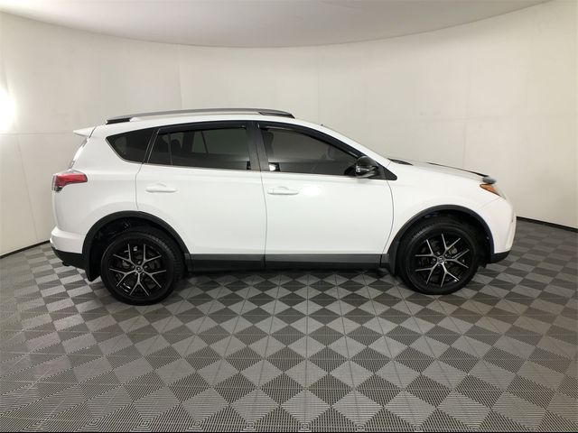 2017 Toyota RAV4 SE