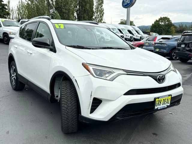 2017 Toyota RAV4 LE