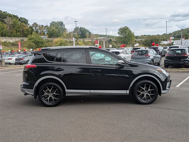 2017 Toyota RAV4 SE