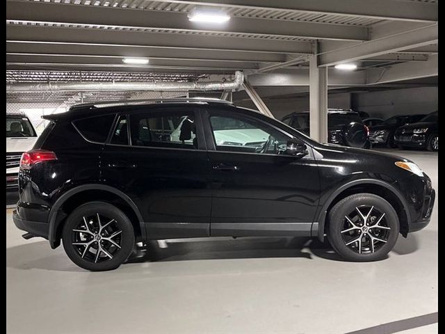 2017 Toyota RAV4 SE