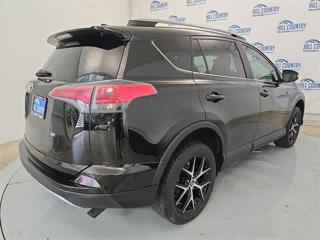 2017 Toyota RAV4 SE