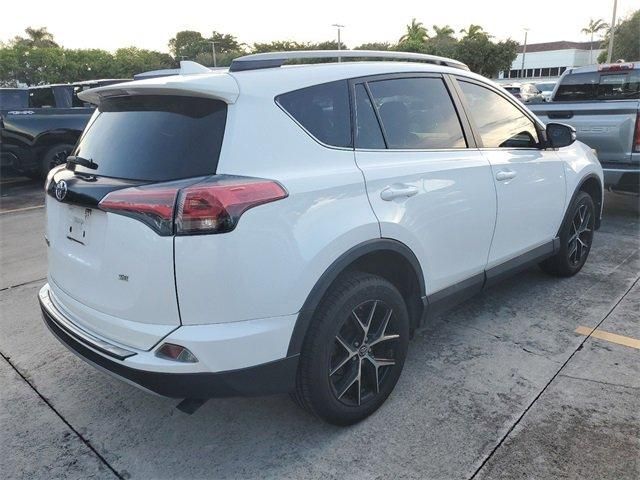 2017 Toyota RAV4 SE