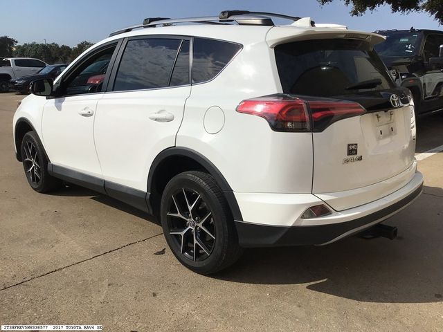 2017 Toyota RAV4 SE