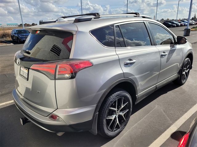 2017 Toyota RAV4 SE