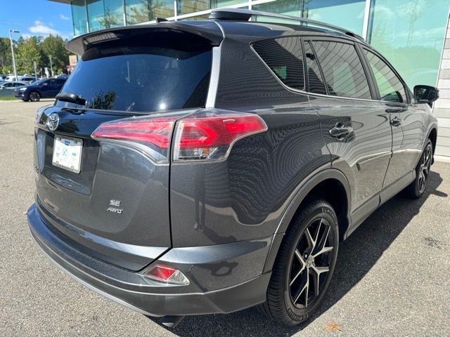 2017 Toyota RAV4 SE