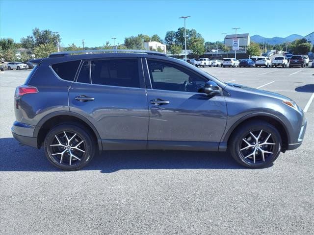 2017 Toyota RAV4 SE