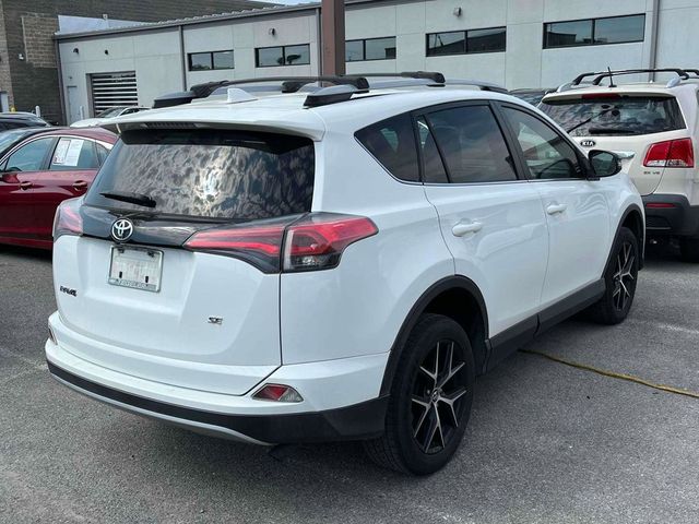 2017 Toyota RAV4 SE