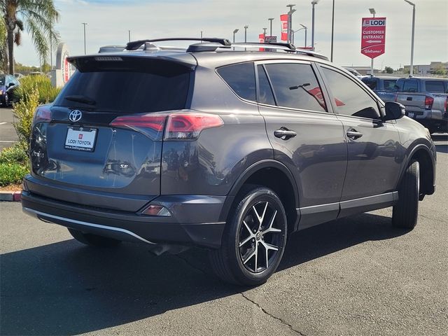 2017 Toyota RAV4 SE