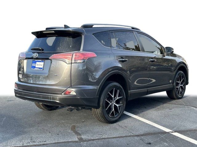 2017 Toyota RAV4 SE