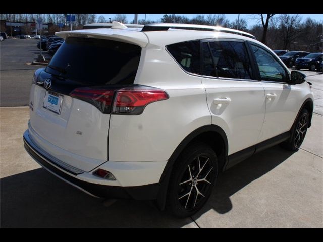 2017 Toyota RAV4 SE