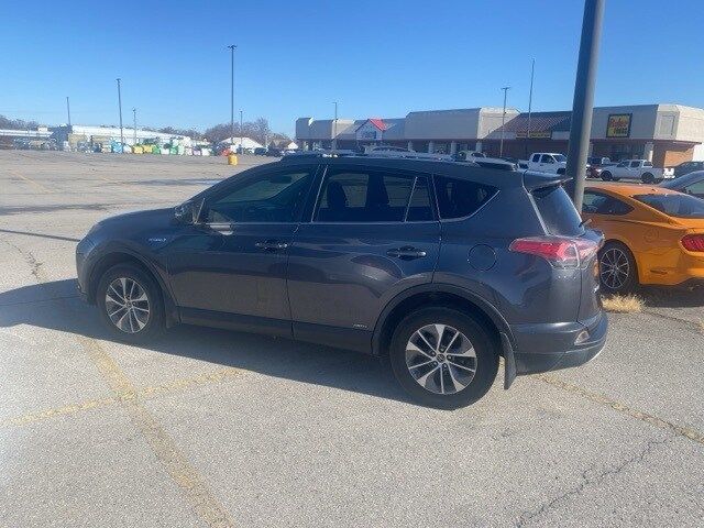 2017 Toyota RAV4 Hybrid XLE