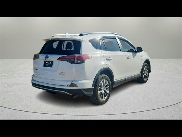 2017 Toyota RAV4 Hybrid XLE