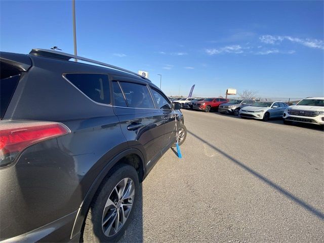 2017 Toyota RAV4 Hybrid XLE