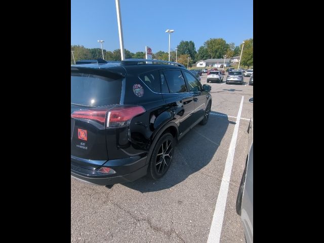 2017 Toyota RAV4 Hybrid SE