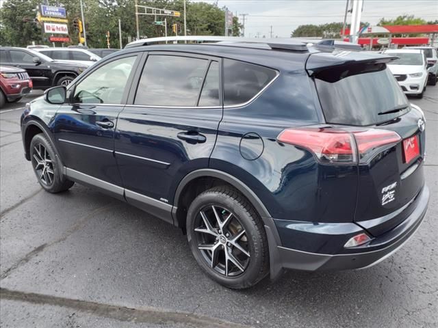 2017 Toyota RAV4 Hybrid SE