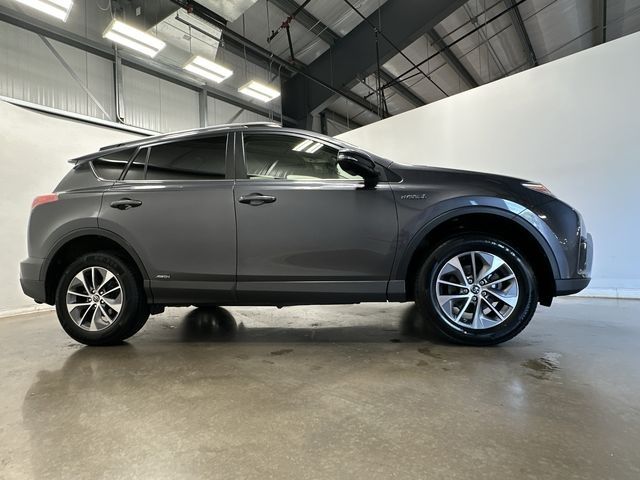 2017 Toyota RAV4 Hybrid XLE