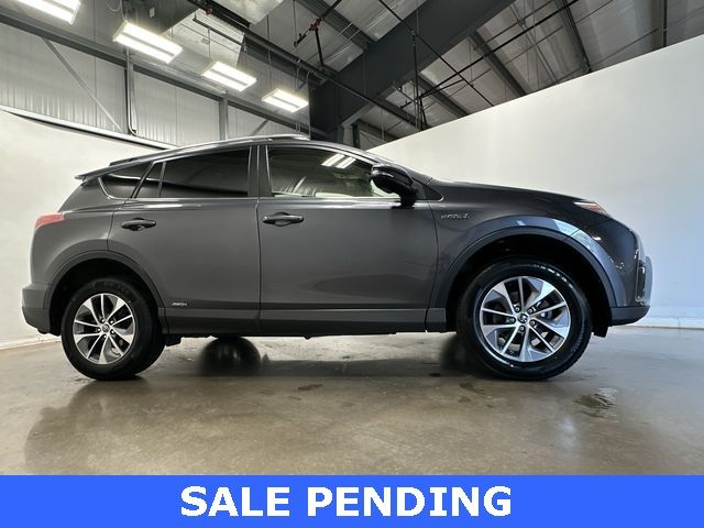 2017 Toyota RAV4 Hybrid XLE