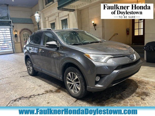 2017 Toyota RAV4 Hybrid XLE