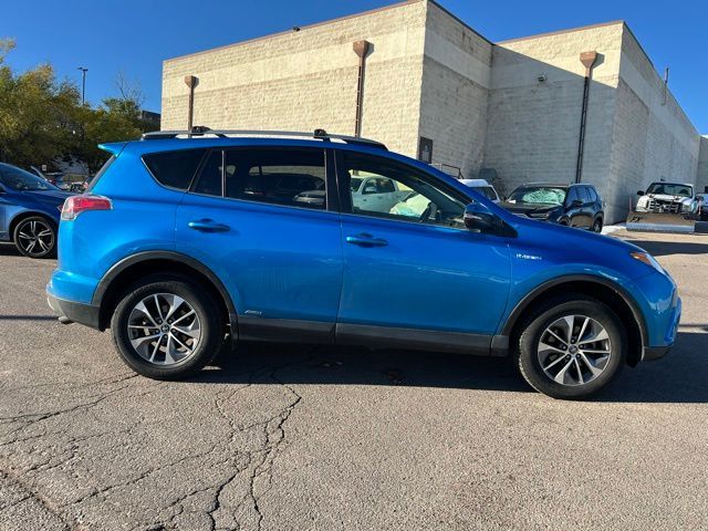 2017 Toyota RAV4 Hybrid XLE