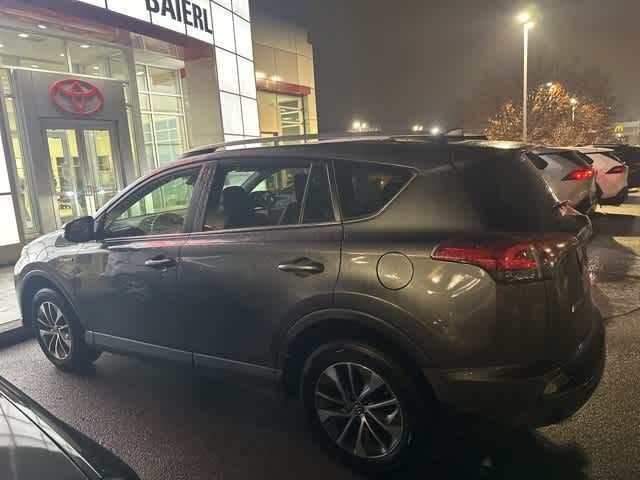 2017 Toyota RAV4 Hybrid XLE