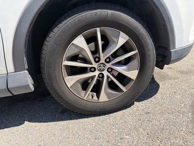 2017 Toyota RAV4 Hybrid XLE