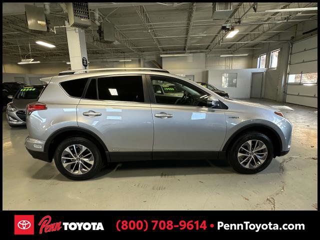 2017 Toyota RAV4 Hybrid XLE