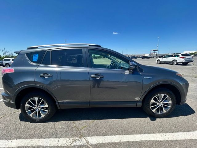 2017 Toyota RAV4 Hybrid XLE