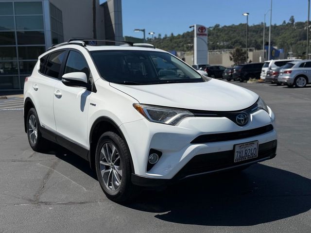 2017 Toyota RAV4 Hybrid XLE