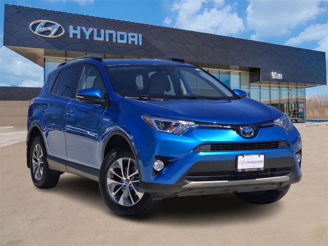 2017 Toyota RAV4 Hybrid XLE