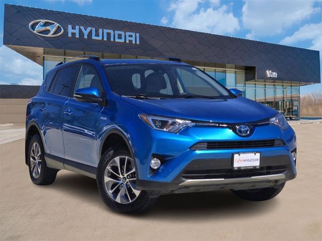 2017 Toyota RAV4 Hybrid XLE