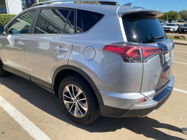 2017 Toyota RAV4 Hybrid XLE