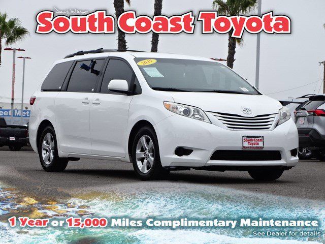 2017 Toyota Sienna LE