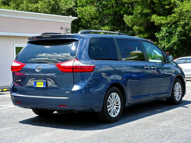 2017 Toyota Sienna 