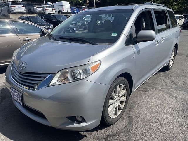 2017 Toyota Sienna 