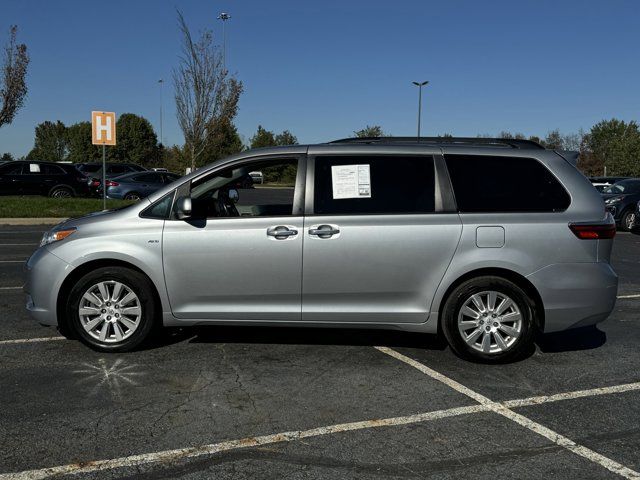 2017 Toyota Sienna XLE