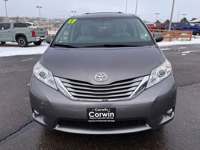 2017 Toyota Sienna 