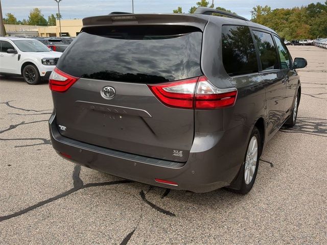 2017 Toyota Sienna 